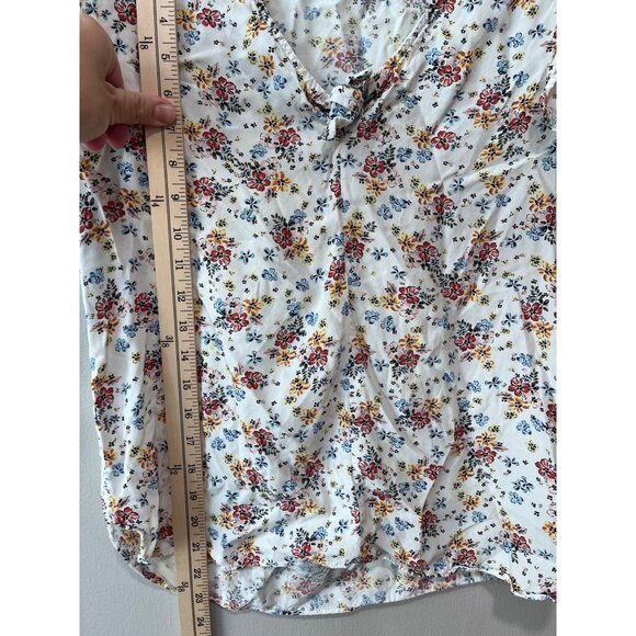 Floral Print‎ LOFT Outlet Women’s Short Sleeve Blouse Top With Ruffle Sleeves - Picture 2 of 7